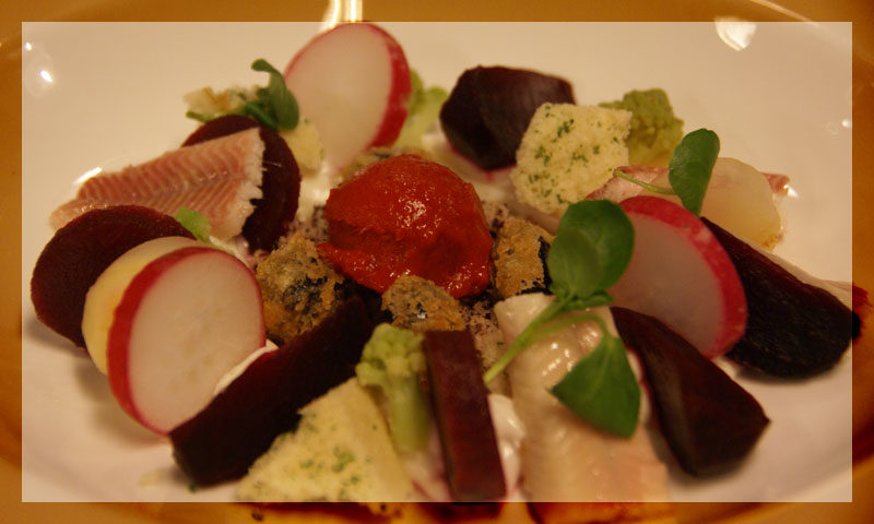 Thumbnail for Salade van rode biet, gerookte paling,  knolselderie, appel en amandelcrème