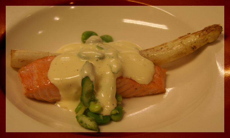 Thumbnail for Zalm en gebakken asperges, groene asperges, tuinbonen en Hollandaisesaus