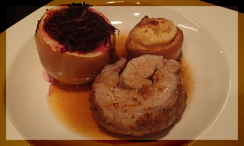 Thumbnail for Iberico varken met rode kool en rozijnen en york shire puddings
