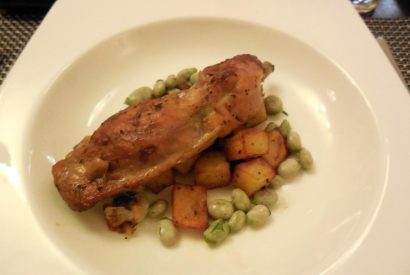 Thumbnail for Confit van Zwartpoot kip met aardappel, pancetta en tuinbonen