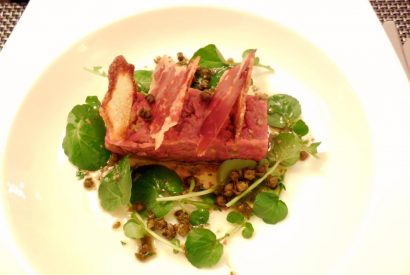 Thumbnail for Tartaar van diamanthaas, krokante Ibercoham, ansjovis-olijfoliedressing en gefrituurde kappertjes
